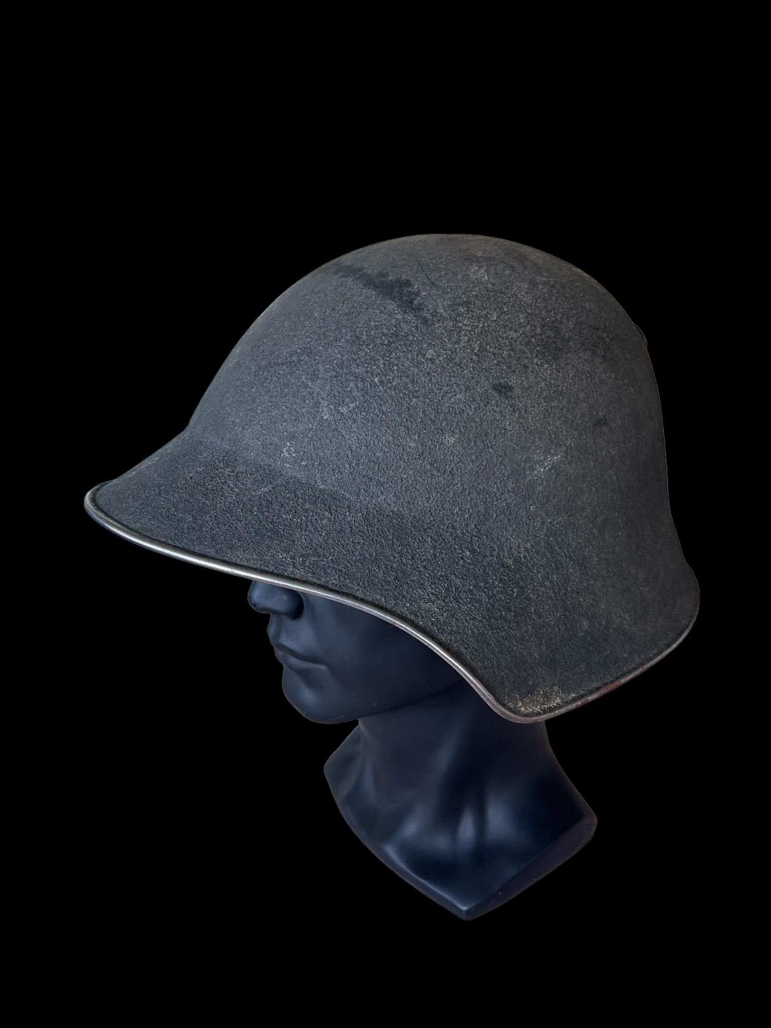 Swiss Army M18 / 40 Steel Helmet (H031) Allied Militaria